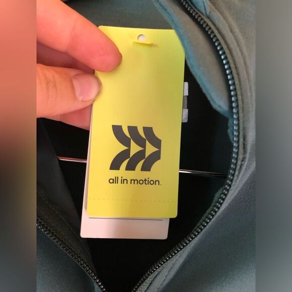 📳 All In Motion | NEW Fitted Green Sweater - Picture 3 of 8